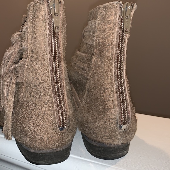 Free People Decades Boho Leather Booties, Taupe, Distressed, Sz 38/7.5 - Picture 3 of 7